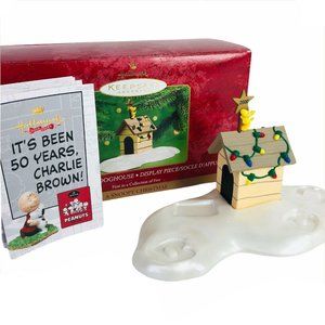 Hallmark Woodstock on Snoopys Doghouse Display Pie